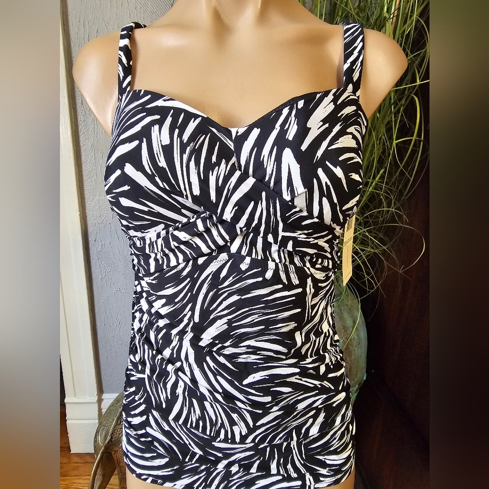 PROFILE by Gottez 36D Black & White Underwire Tankini Top
